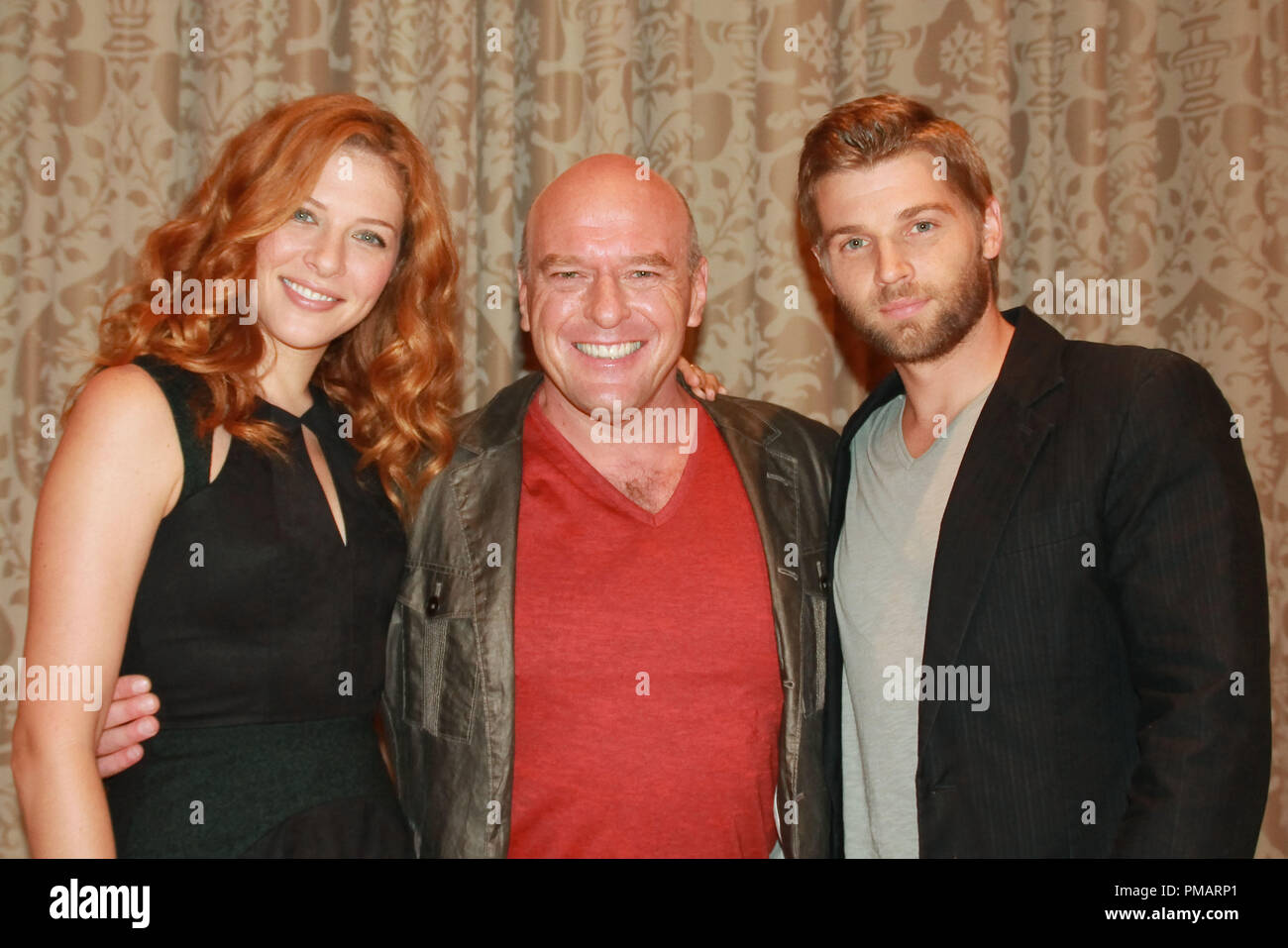 Rachelle lefevre and dean norris hi-res stock photography and images - Alamy