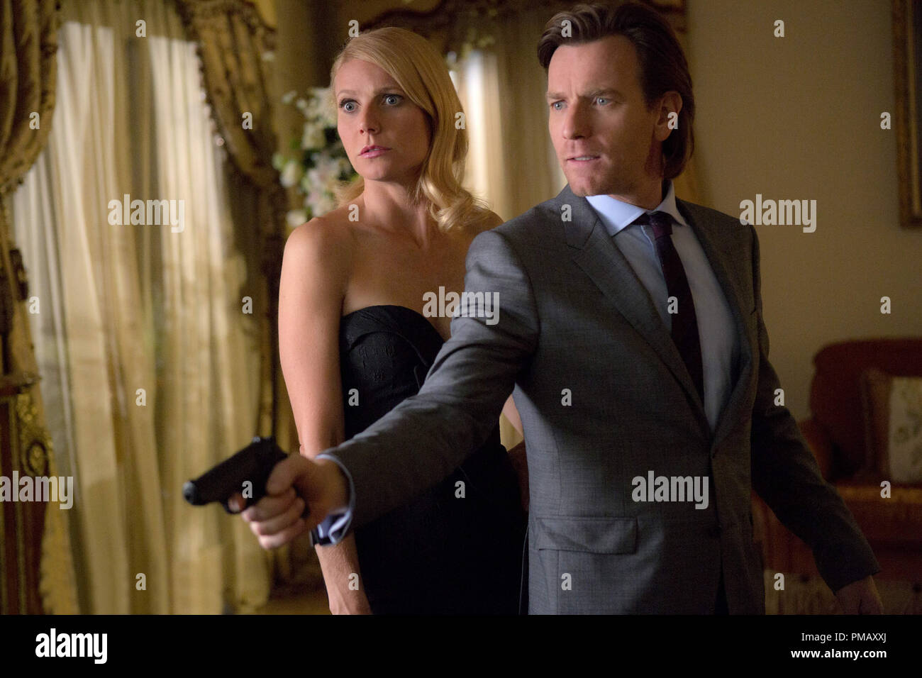 Gwyneth paltrow and ewan mcgregor hi-res stock photography and images