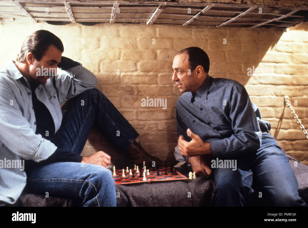 Film still or Publicity still from 'An Innocent Man'  Tom Selleck, F. Murray Abraham  © 1989 Touchstone Pictures  All Rights Reserved   File Reference # 33025 016THA  For Editorial Use Only Stock Photo
