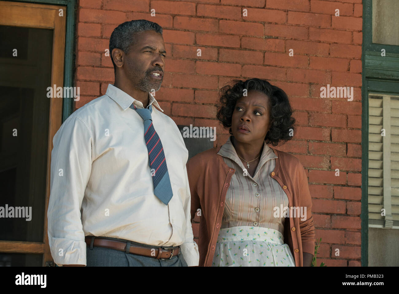 Denzel Washington plays Troy Maxson and Viola Davis plays Rose Maxson