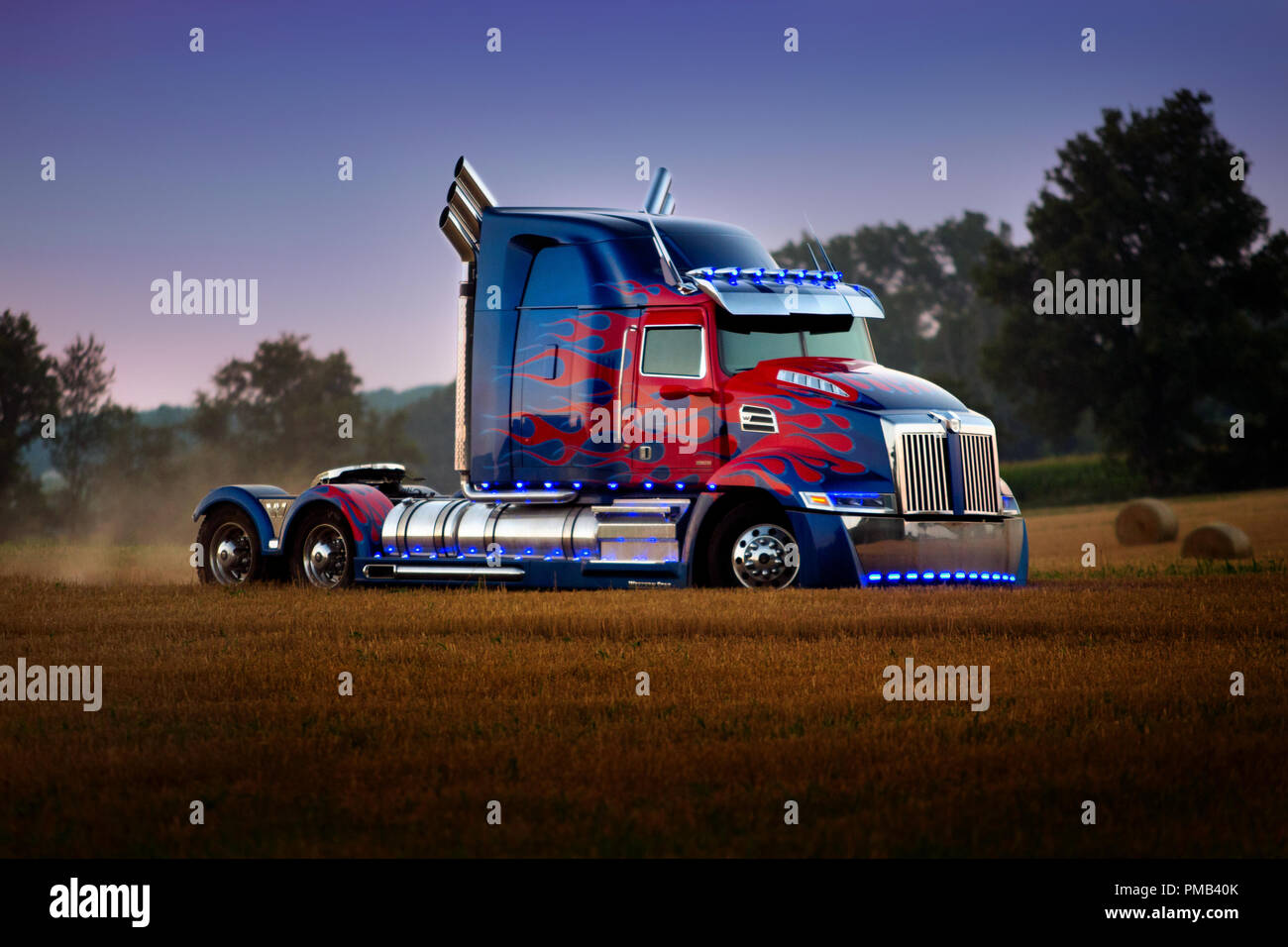 Optimus prime transformers hi-res stock photography and images - Alamy