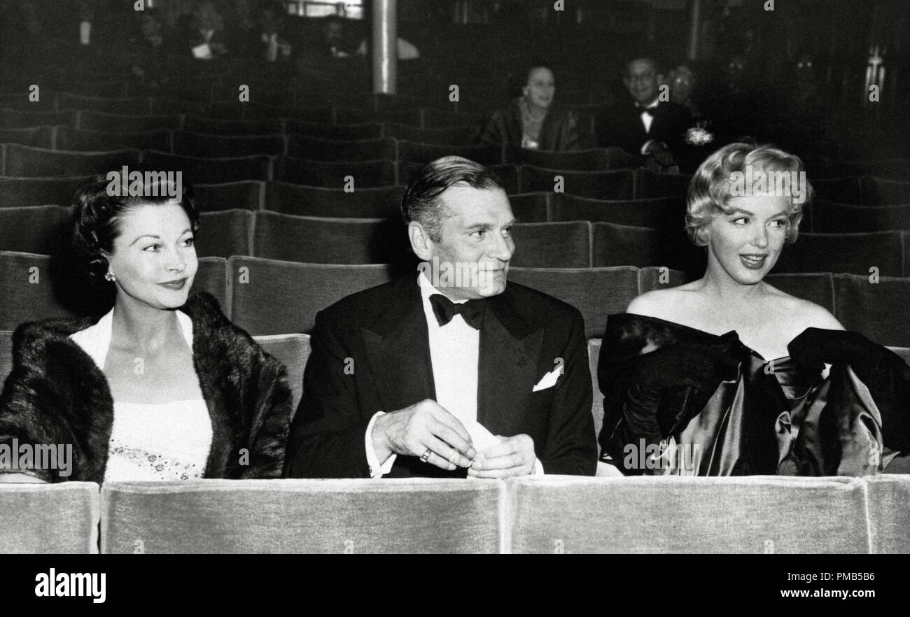 Vivien Leigh Laurence Olivier And Marilyn Monroe Attend Arthur Miller S Play A View From The Bridge 1956 File Reference 33536 482tha Stock Photo Alamy