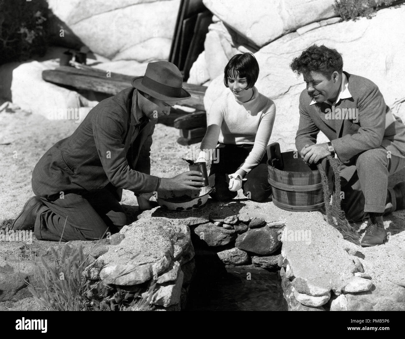 Louise Brooks, Richard Arlen, 'Beggars of Life' 1928    File Reference # 33536 623THA Stock Photo