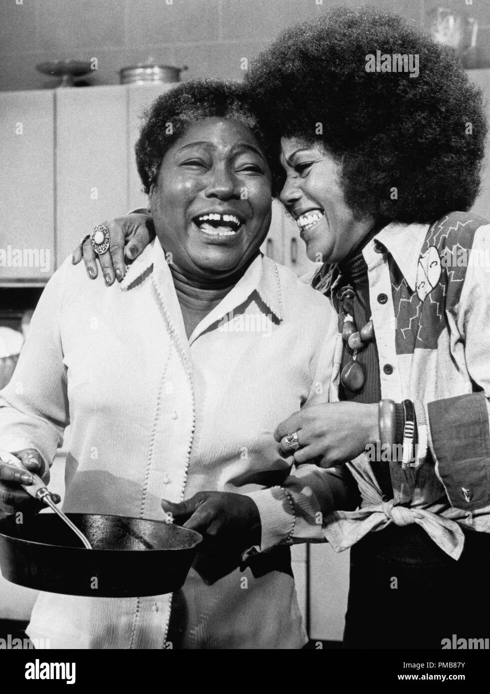 Esther Rolle, Ja' net Dubois  'Good Times' (1974 - 1979) CBS File Reference # 32337 022THA Stock Photo