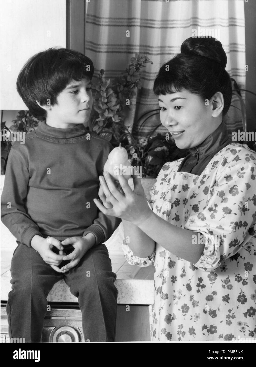 Brandon Cruz, Miyoshi Umeki  'The Courtship of Eddies Father' (1969 - 1972) ABC File Reference # 32337 334THA Stock Photo