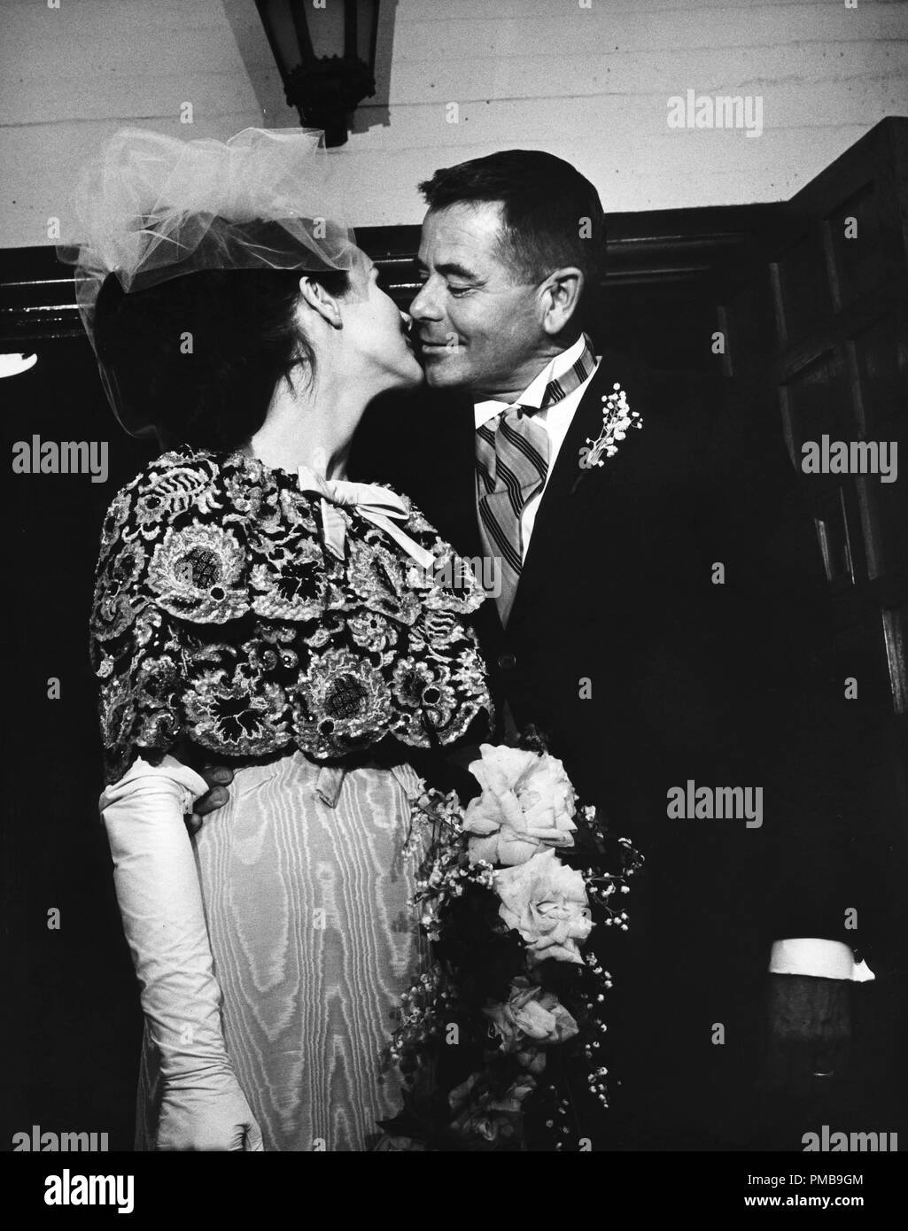 Glenn Ford and his bride Kathy Hayes, 1966 © JRC /The Hollywood Archive - All Rights Reserved File Reference # 32557 783THA Stock Photo