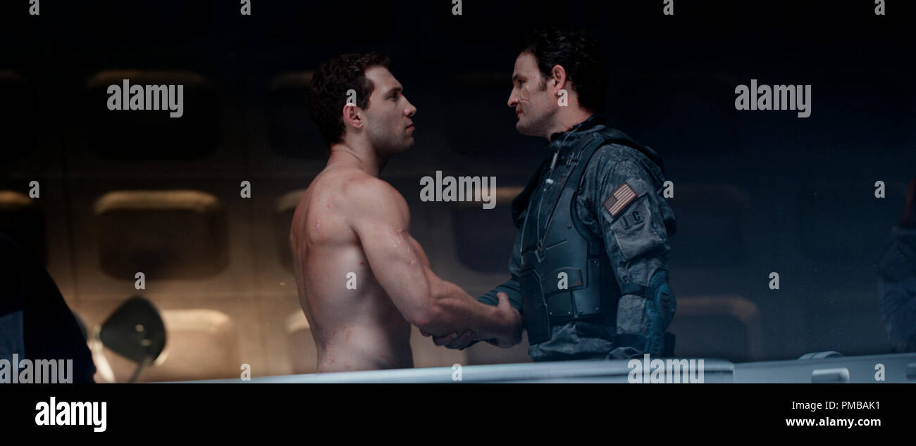 Left To Right Jai Courtney Plays Kyle Reese And Jason Clarke Plays John Connor In Terminator Genisys From Paramount Pictures And Skydance Productions Stock Photo Alamy Left To Right Jai Courtney Plays Kyle Reese And Jason Clarke Plays John Connor In Terminator Genisys From Paramount Pictures And Skydance Productions Stock Photo Alamy