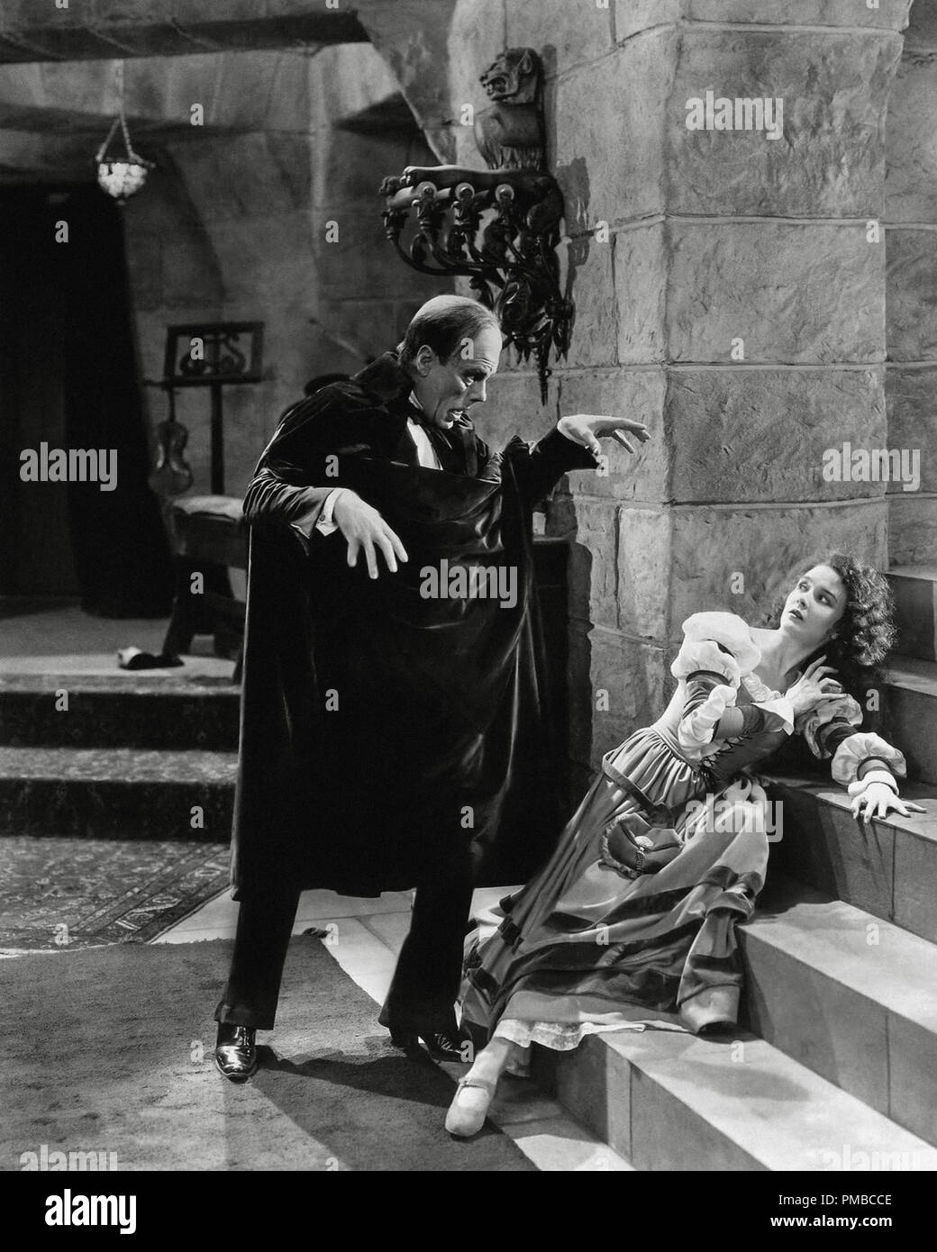 Lon Chaney and Mary Philbin,'The Phantom of the Opera' 1925 Universal  File Reference # 32914 618THA Stock Photo
