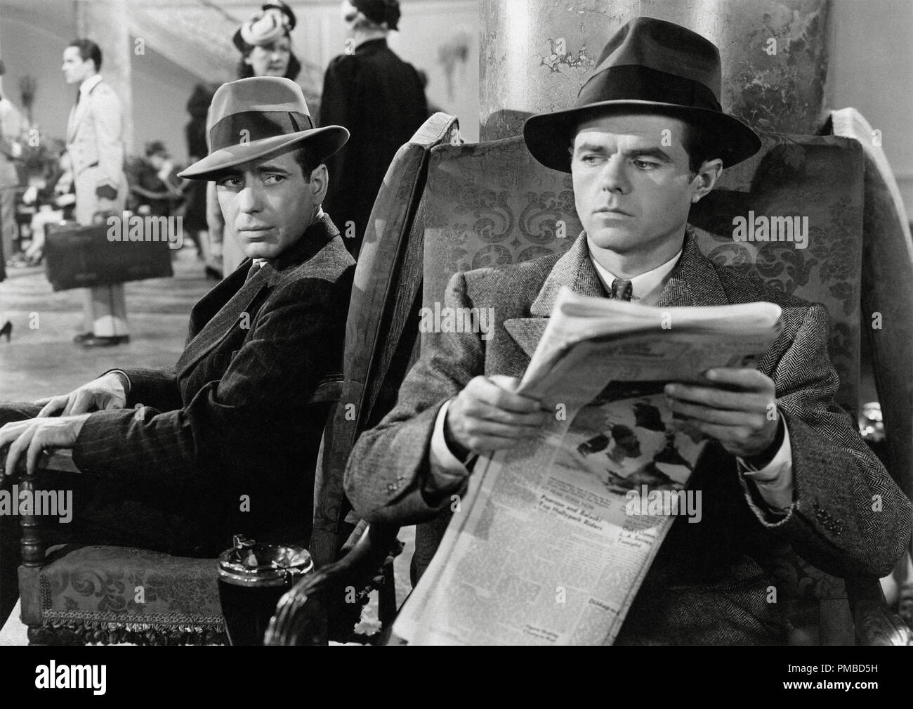 Humphrey Bogart, Elisha Cook Jr., "The Maltese Falcon," 1941 Warner Bros. File Reference # 32914_968THA Stock Photo