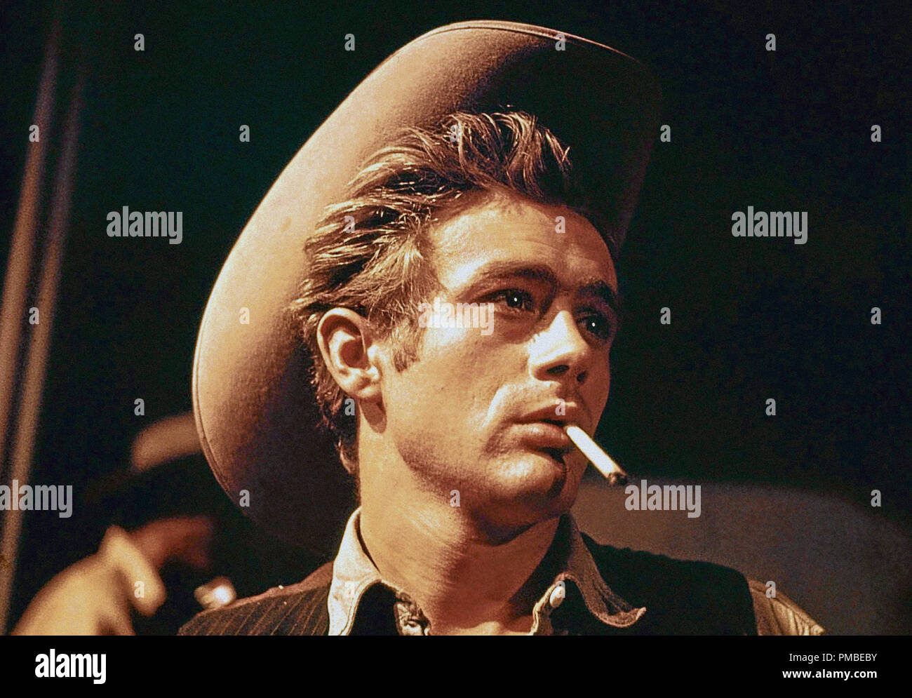 Giant cowboy hat hires stock photography and images Alamy