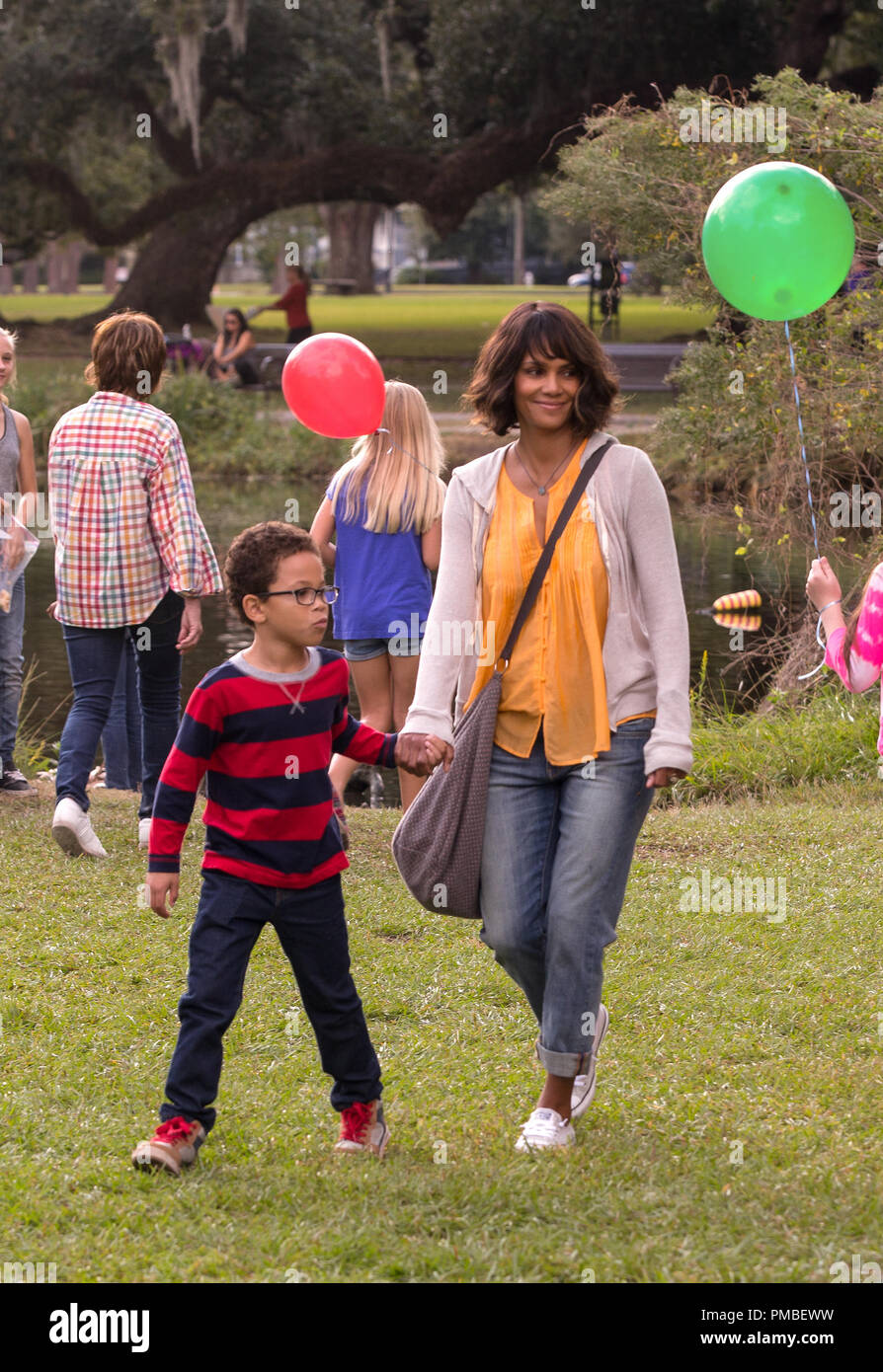 Sage Correa, Halle Berry, "Kidnap" (2017) Aviron Pictures Stock Photo Alamy