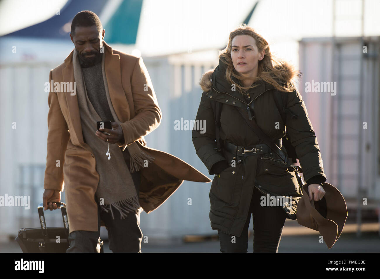 Idris Elba and Kate Winslet star in Twentieth Century Fox's THE MOUNTAIN BETWEEN US. Stock Photo