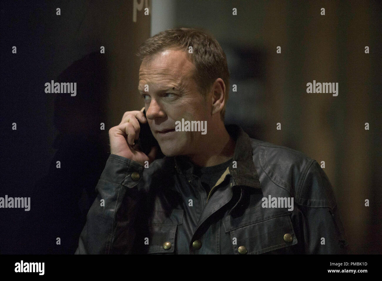 24:  LIVE ANOTHER DAY:  Jack (Kiefer Sutherland) conveys good news to President Heller's team Stock Photo