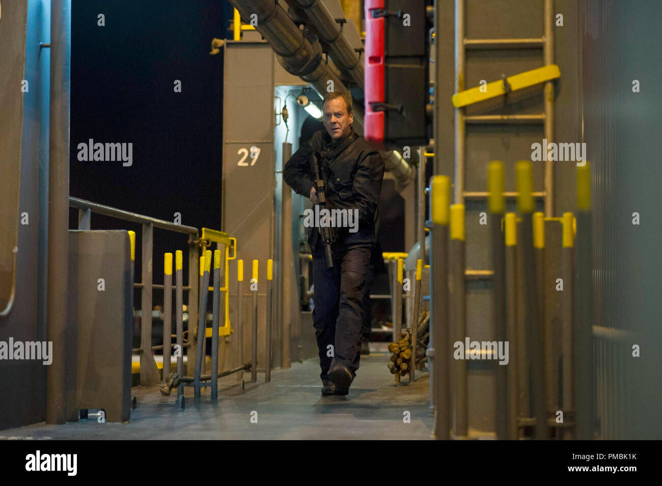 24: LIVE ANOTHER DAY:  Jack (Kiefer Sutherland) hunts for Cheng Stock Photo