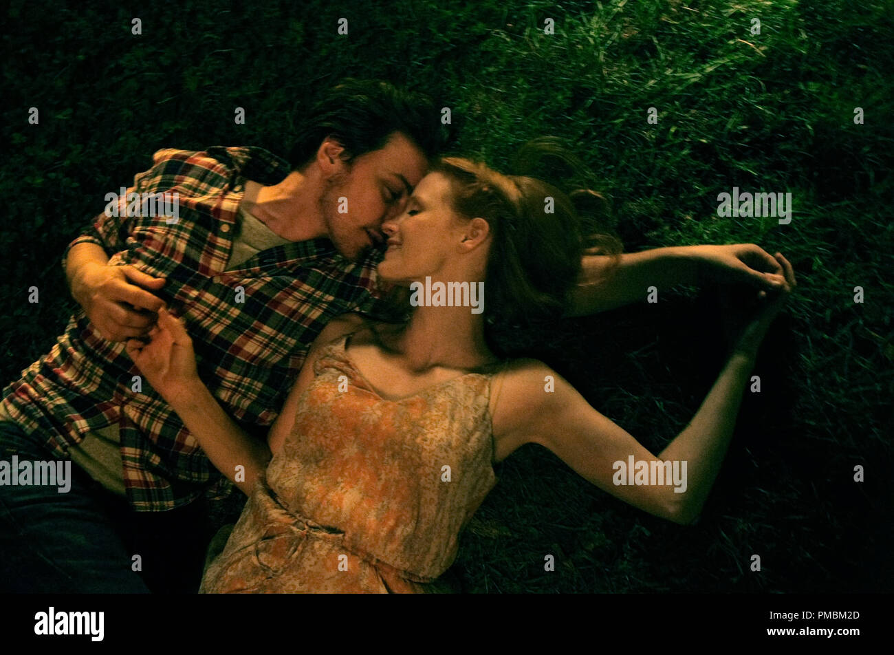 (L-R) JAMES MCAVOY and JESSICA CHASTAIN star in THE DISAPPEARANCE OF ELEANOR RIGBY Stock Photo