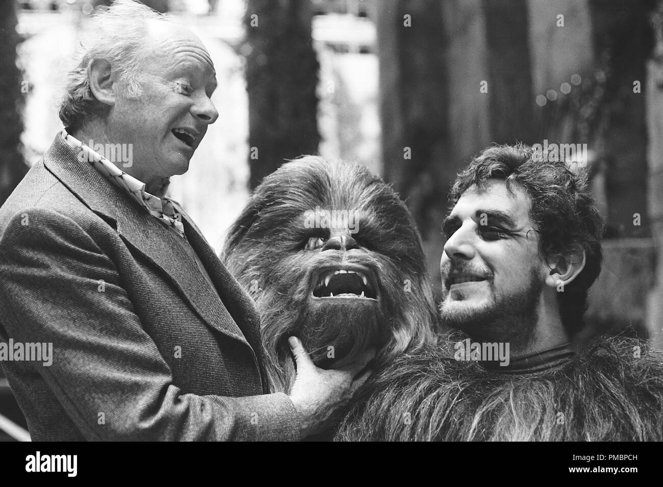 Makeup artist Stuart Freeborn and Peter Mayhew rehearse some of Chewbacca's lines in 'Star Wars Episode IV: A New Hope' (1977)  File Reference # 32603 416THA Stock Photo