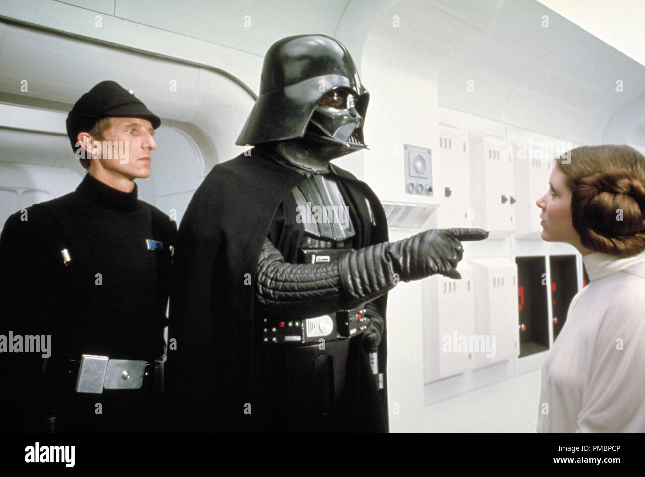 Boer Vervagen Ironisch Darth Vader and Princess Leia in "Star Wars Episode IV: A New Hope" (1977)  File Reference # 32603 421THA Stock Photo - Alamy