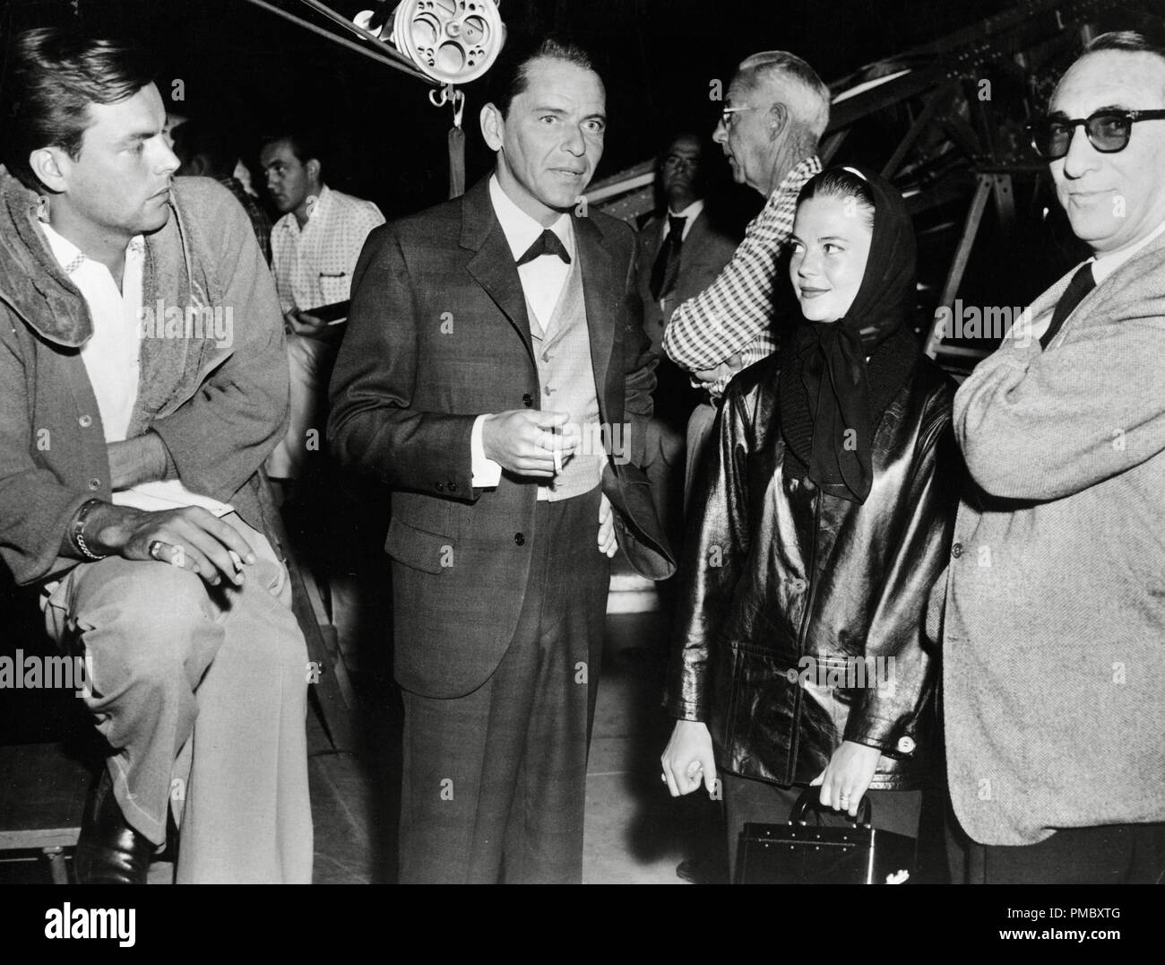Robert Wagner, Frank Sinatra and Natalie wood, on the set of 'Can Can' (1960) 20th Century Fox  File Reference # 33300 100THA Stock Photo