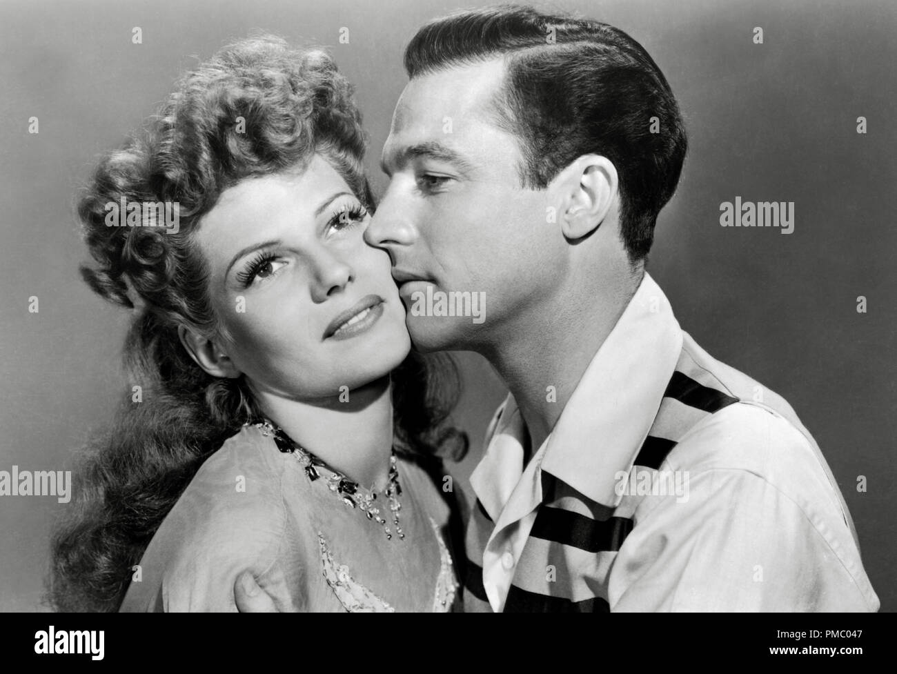 Rita Hayworth and Gene Kelly 'Cover Girl' 1944 Columbia  Directed by Charles Vidor  File Reference # 33480 722THA Stock Photo