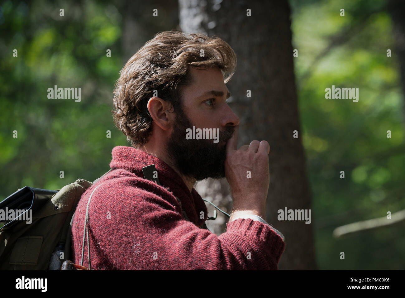 John Krasinski plays Lee Abbott in A QUIET PLACE, from Paramount Pictures.  (2018) Paramount Pictures Stock Photo - Alamy