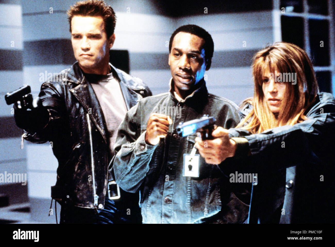 Arnold Schwarzenegger, Joe Morton, Linda Hamilton, 'Terminator 2: Judgment Day' (1991) TriStar  File Reference # 33595 021THA Stock Photo