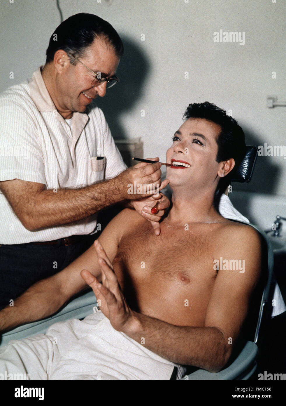 Tony Curtis, Jack Lemmon, 'Some Like It Hot' (1959) United Artists  File Reference # 33595 158THA Stock Photo