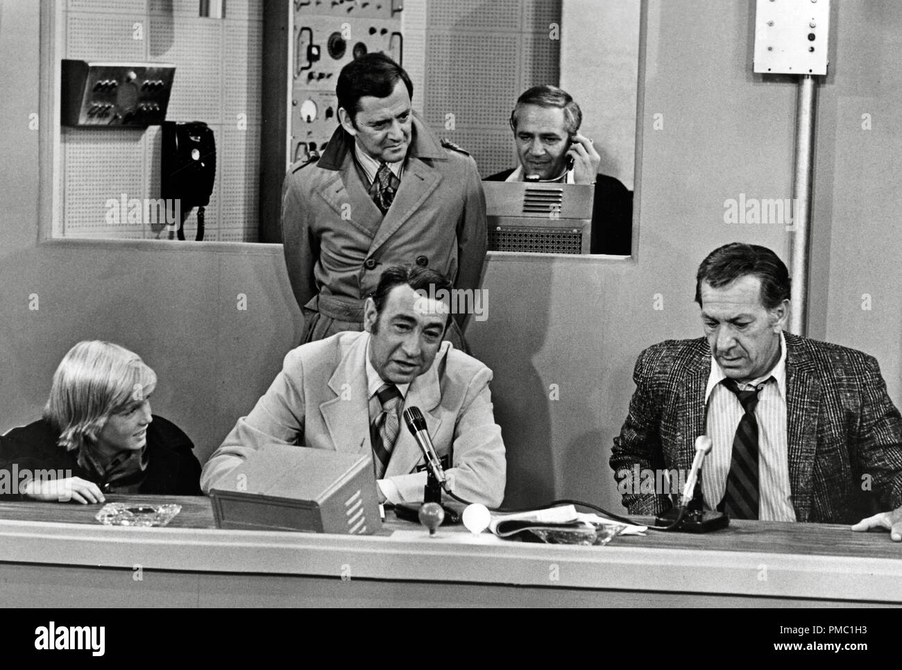 Tony Randall, Howard Cosell, Jack Klugman,  'The Odd Couple'  (1972) Paramount Television    File Reference # 33595 490THA Stock Photo