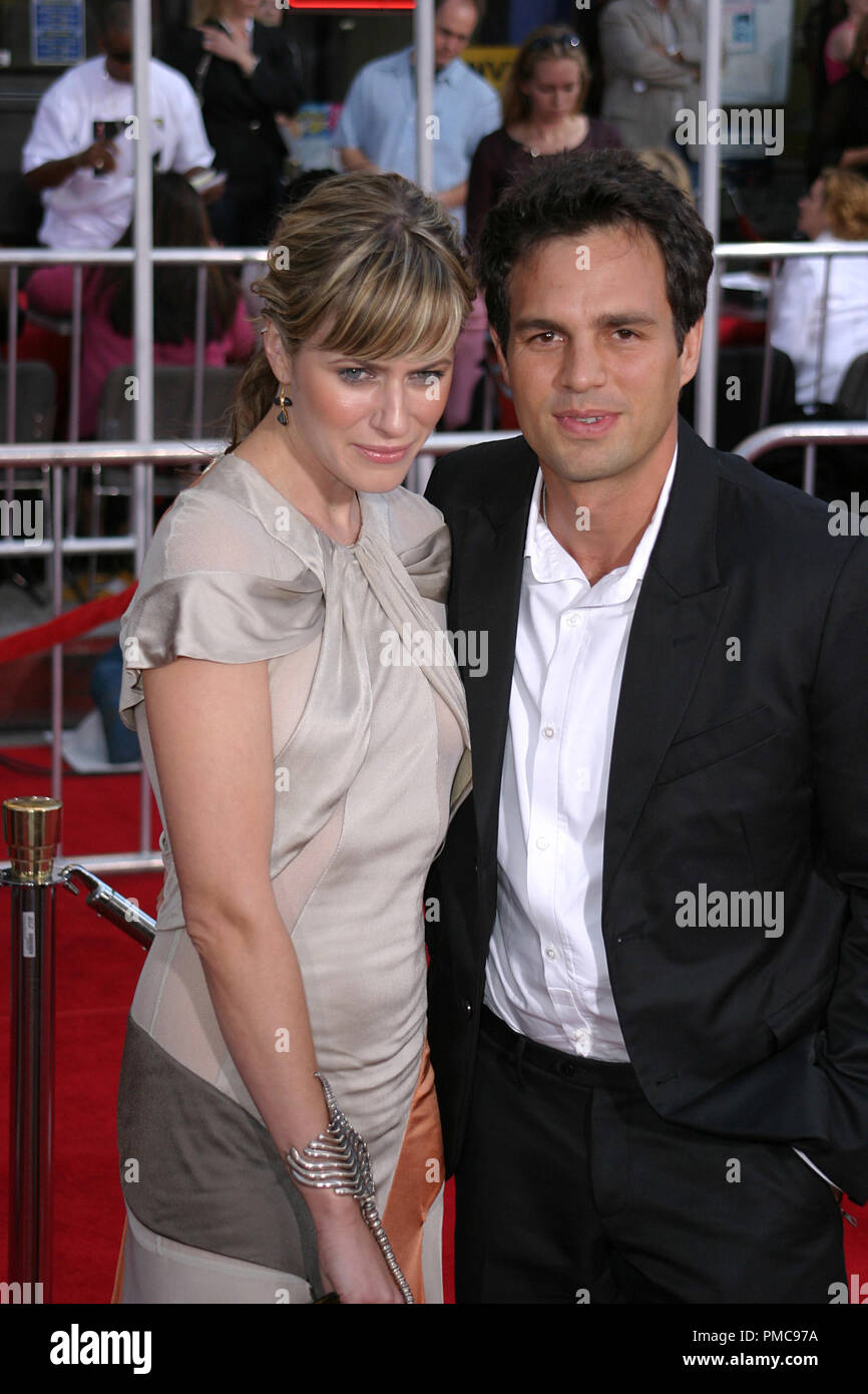 “Collateral” Premiere 8-2-2004 Mark Ruffalo and wife Sunrise Coigney