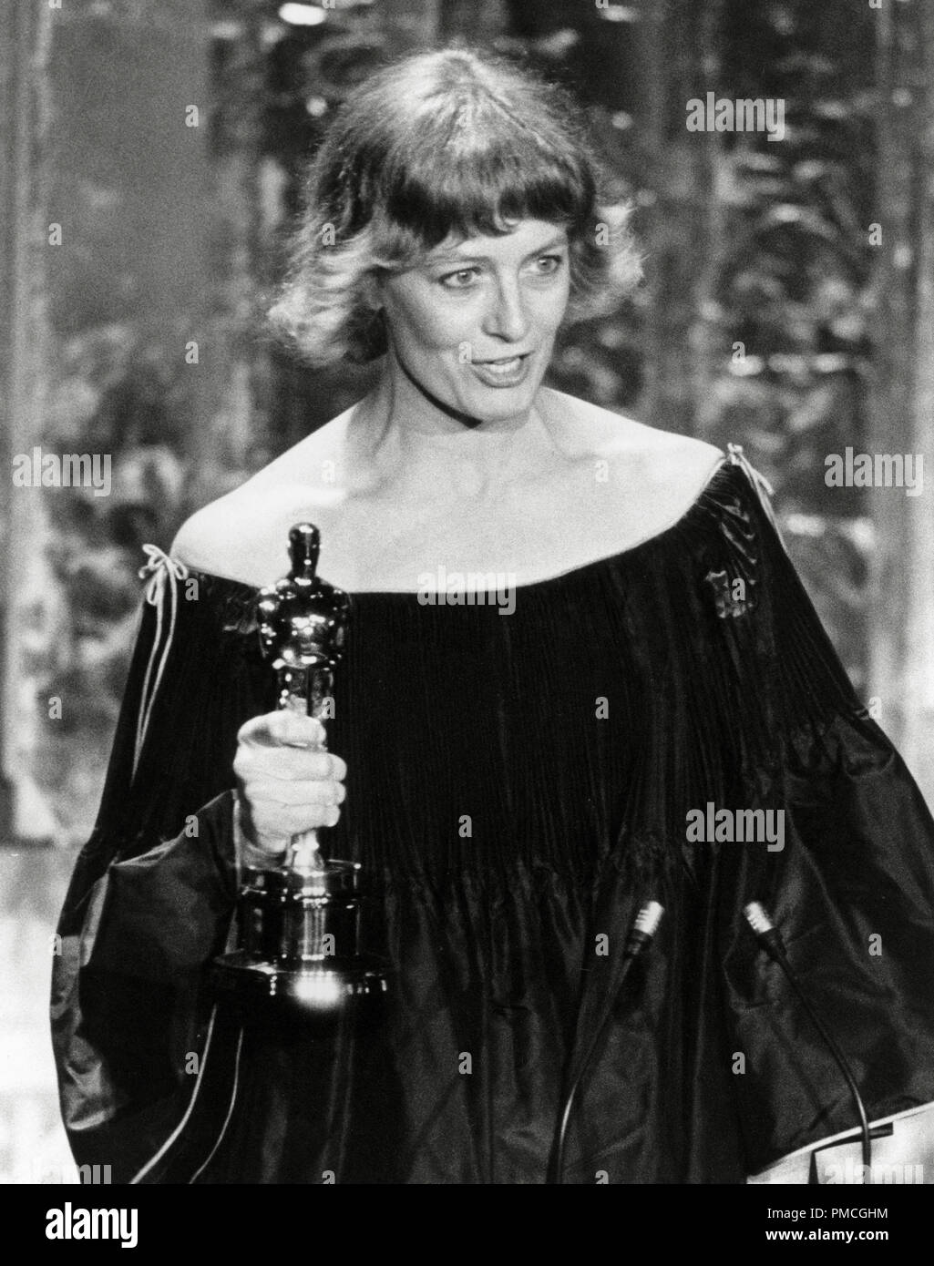 Vanessa redgrave 1970s hi-res stock photography and images - Alamy, image size:1025x1390