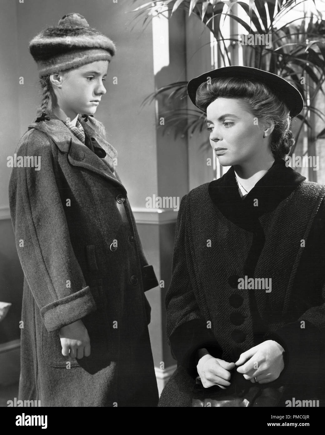 Peggy Ann Garner and Dorothy McGuire, 'A Tree Grows in Brooklyn' (1945) 20th Century Fox  File Reference # 33536 926THA  For Editorial Use Only -  All Rights Reserved Stock Photo