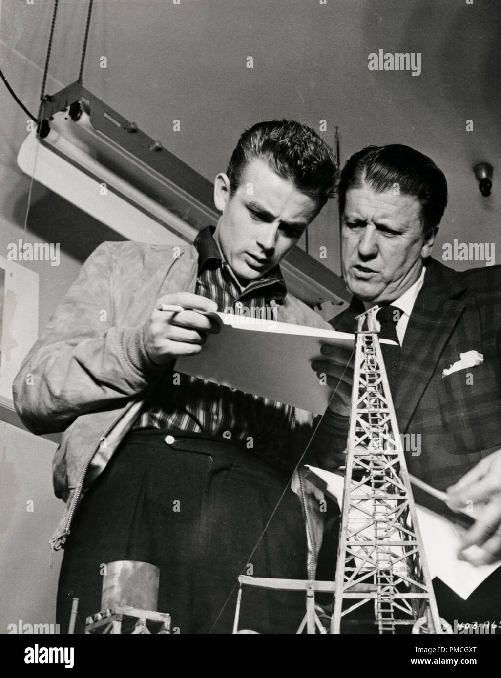 James Dean, George Stevens,  in 'Giant' (Warner Brothers, 1955).   File Reference # 33635 195THA Stock Photo