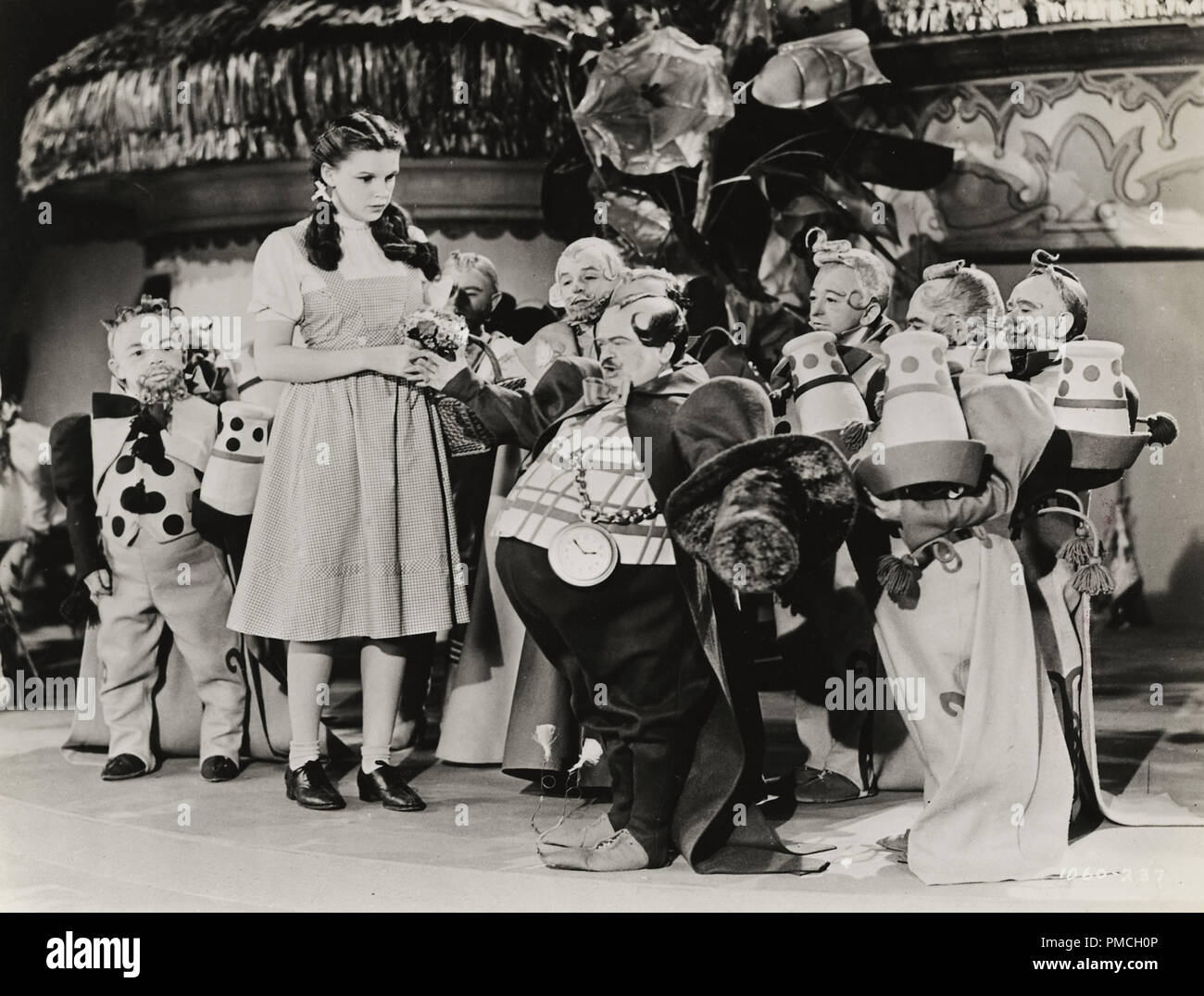 Munchkins wizard of oz hi-res stock photography and images - Alamy