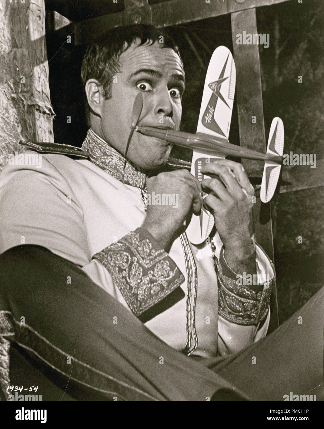 Marlon Brando,  'Bedtime Story' (1964) Universal   File Reference # 33635 277THA Stock Photo