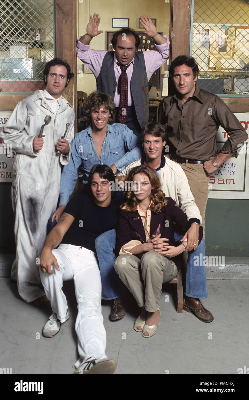 Andy Kaufman, Jeff Conaway, Tony Danza, Danny DeVito, Randall Carver, Marilu Henner, Judd Hirsch,  'Taxi' (1978) Paramount Domestic Television  File Reference # 33650 057THA  For Editorial Use Only -  All Rights Reserved Stock Photo