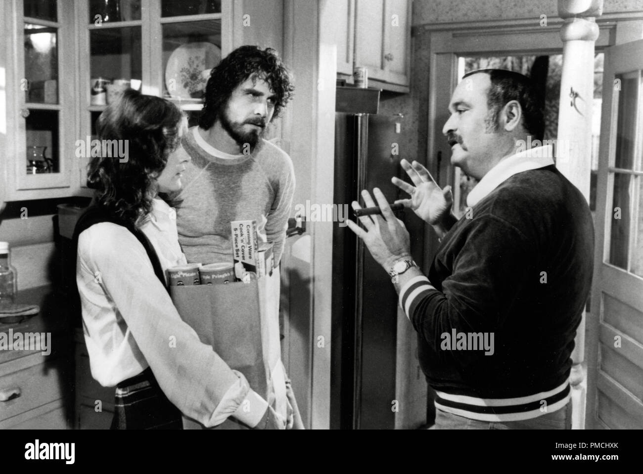 James Brolin, Margot Kidder, Director Stuart Rosenberg,  'The Amityville Horror' (1979) American International Pictures   File Reference # 33650 058THA  For Editorial Use Only -  All Rights Reserved Stock Photo