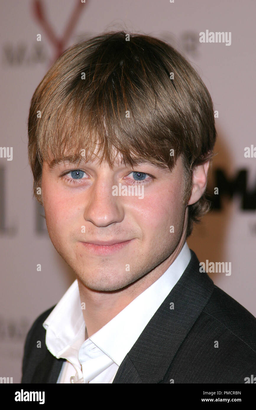 'The Aviator' Premiere 12-01-2004 Benjamin McKenzie Photo by Joseph Martinez / PictureLux  File Reference # 22011 0065-picturelux  For Editorial Use Only - All Rights Reserved Stock Photo