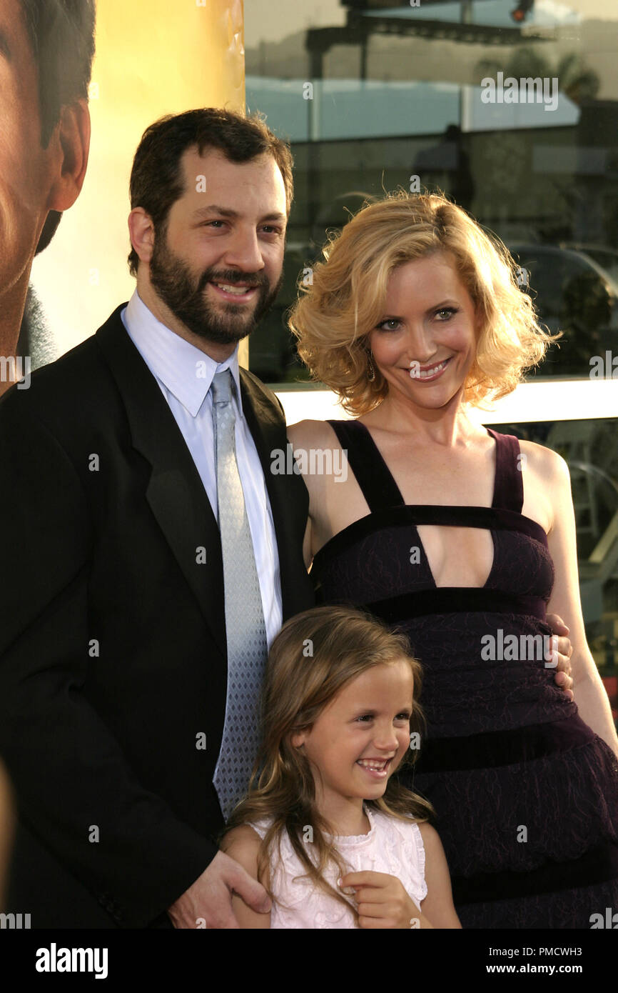 How old is Leslie Mann, when did she marry her husband Judd Appatow and how  many kids do they have?