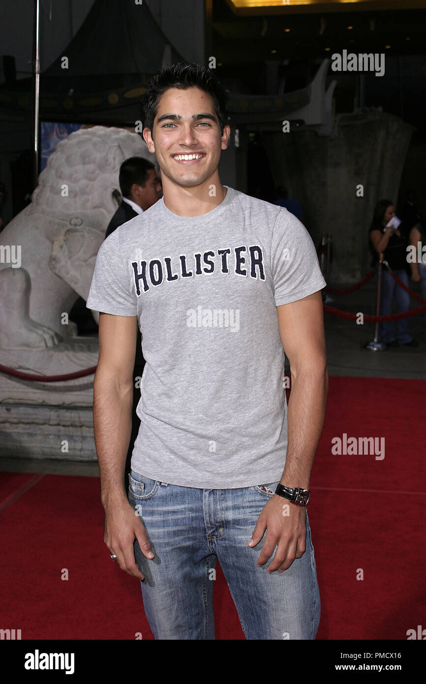 Grey hollister t shirt hi-res stock photography and images - Alamy