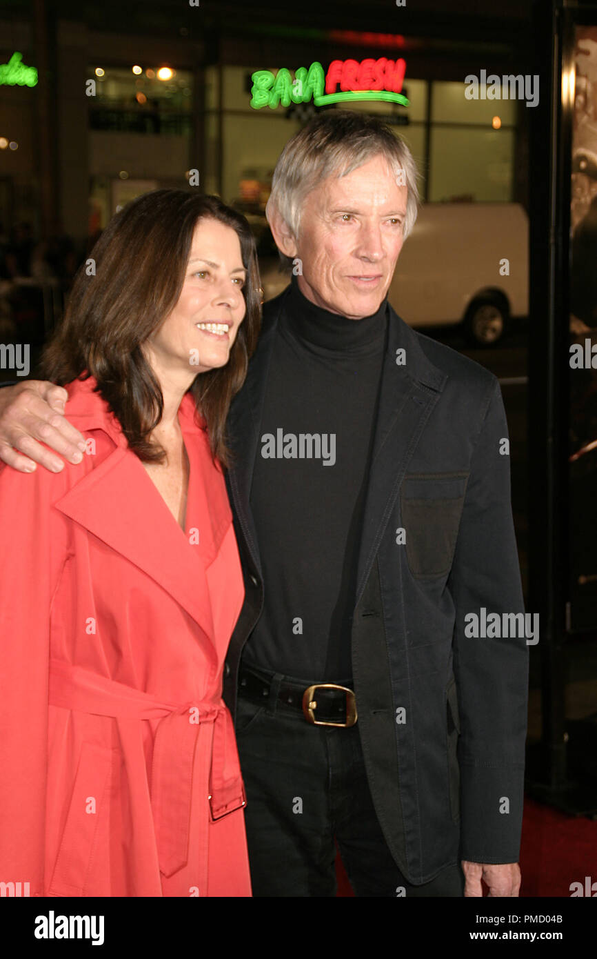 '300' (Premiere)  Carol Glenn, Scott Glenn 3-5-2007 / Grauman's Chinese Theater / Hollywood, CA / Warner Brothers / Photo by Joseph Martinez - All Rights Reserved  File Reference # 22951 0005PLX  For Editorial Use Only - Stock Photo