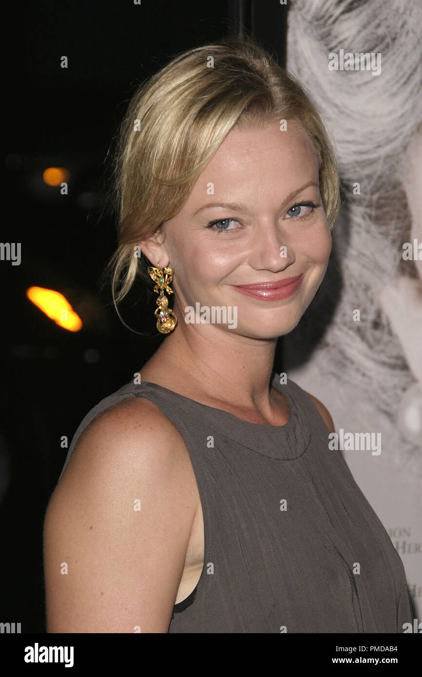 The Queen (Premiere) Samantha Mathis 10-3-2006 / Academy of Motion ...