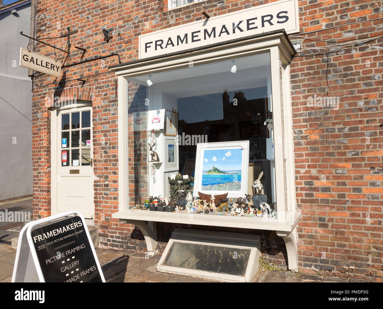 Frame makers gallery art shop, Marlborough, Wiltshire, England, UK