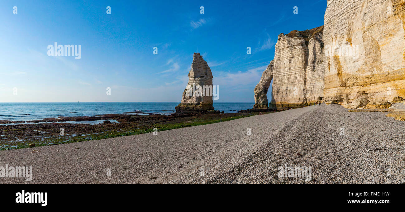 Etretat: cliffs along the 'Cote d'Albatre' (Norman coast), in the area called 'pays de Caux', a natural region in northern France. “L'Aiguille” (the N Stock Photo