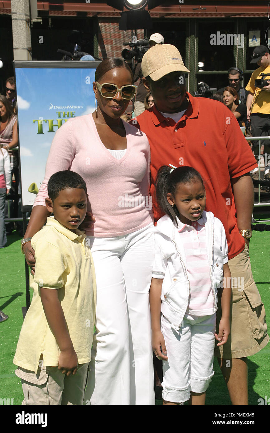 Mary j blige and family hi-res stock photography and images - Alamy