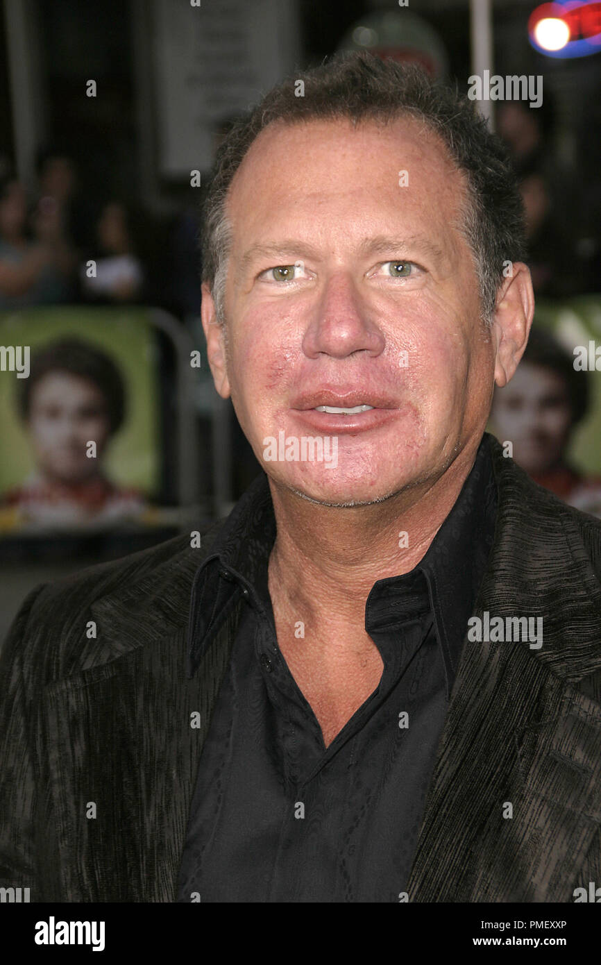 'Knocked Up' (Premiere)  Garry Shandling  5-21-2007 / Mann's Village Theater / Westwood, CA / Universal Pictures / Photo by Joseph Martinez File Reference # 23083 0067PLX   For Editorial Use Only -  All Rights Reserved Stock Photo