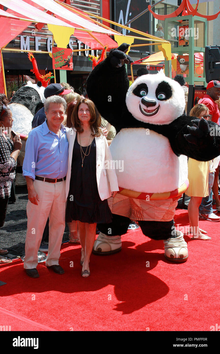 Kung Fu Panda Premiere Dustin Hoffman and wife Lisa Gottsegen 612008