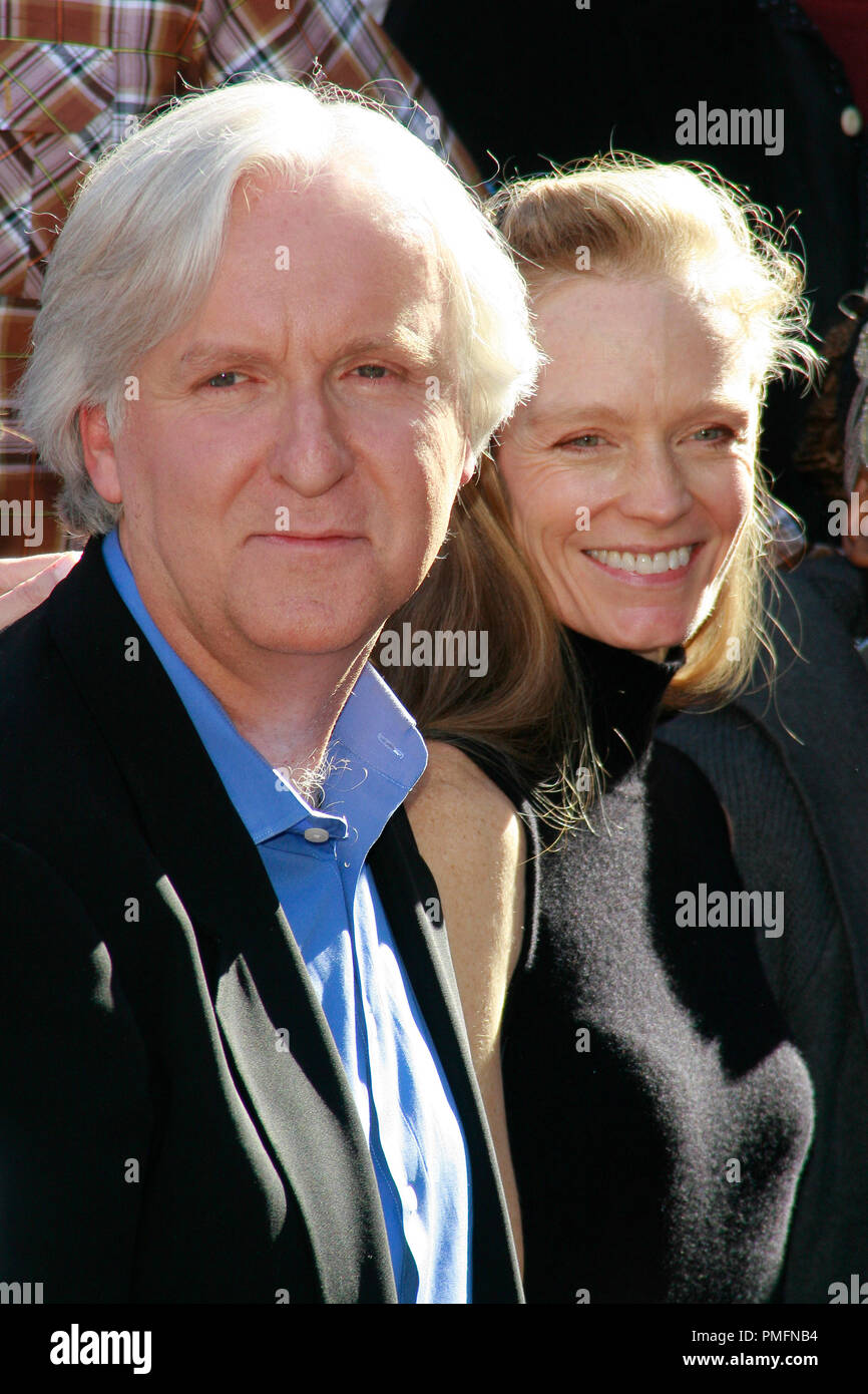 James Cameron and wife Suzy Amis at the Hollywood Chamber of Commerce ceremony to honor him with the 2,396th star on the Hollywood Walk of Fame in Hollywood, CA, December 18, 2009. Photo by Picturelux File Reference # 30106 29PLX   For Editorial Use Only -  All Rights Reserved Stock Photo