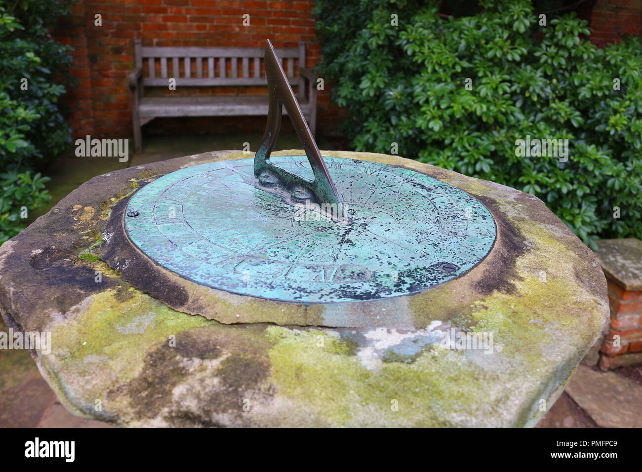 Solar clock hires stock photography and images Alamy