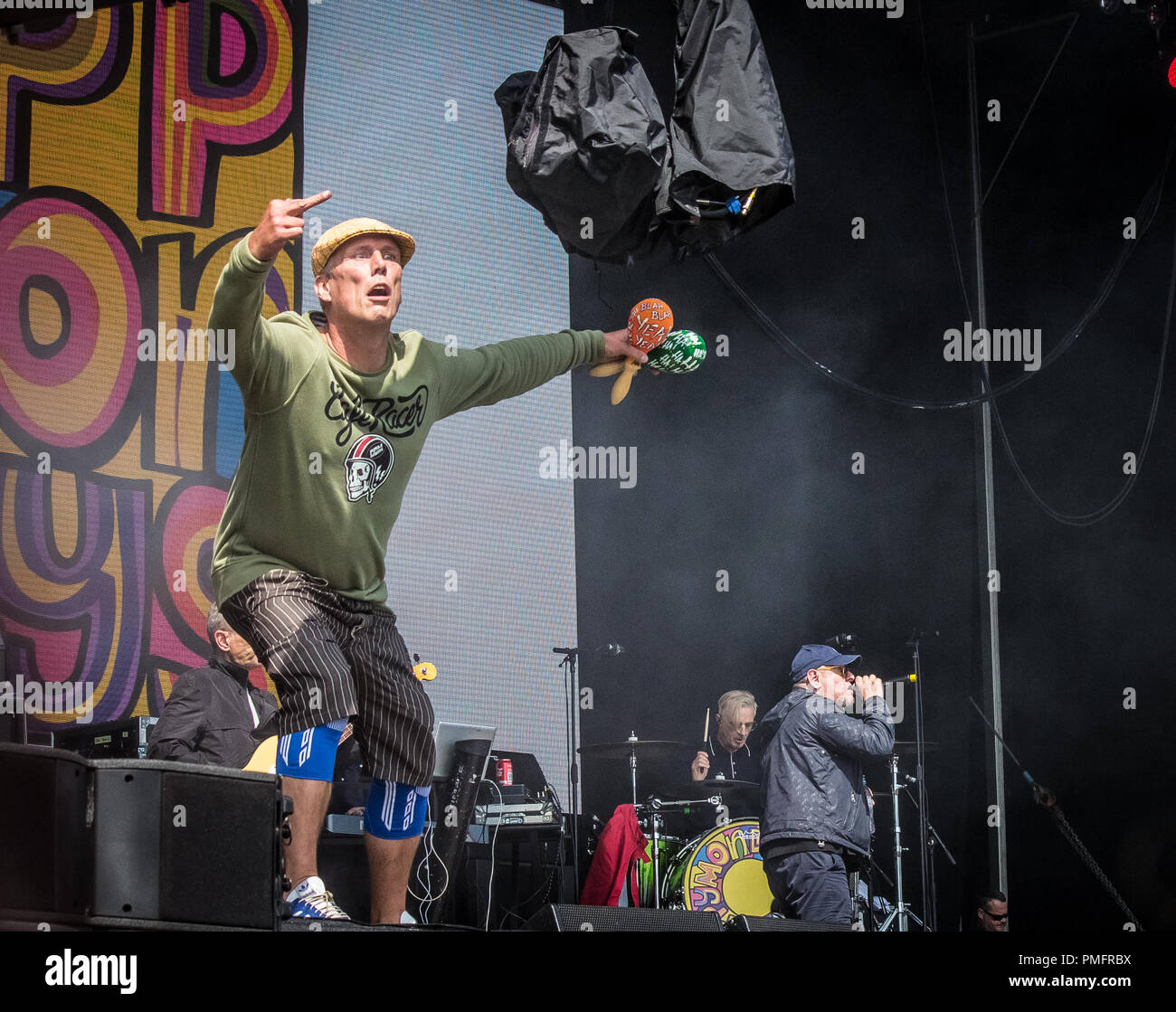 Happy mondays band performing hi-res stock photography and images - Alamy