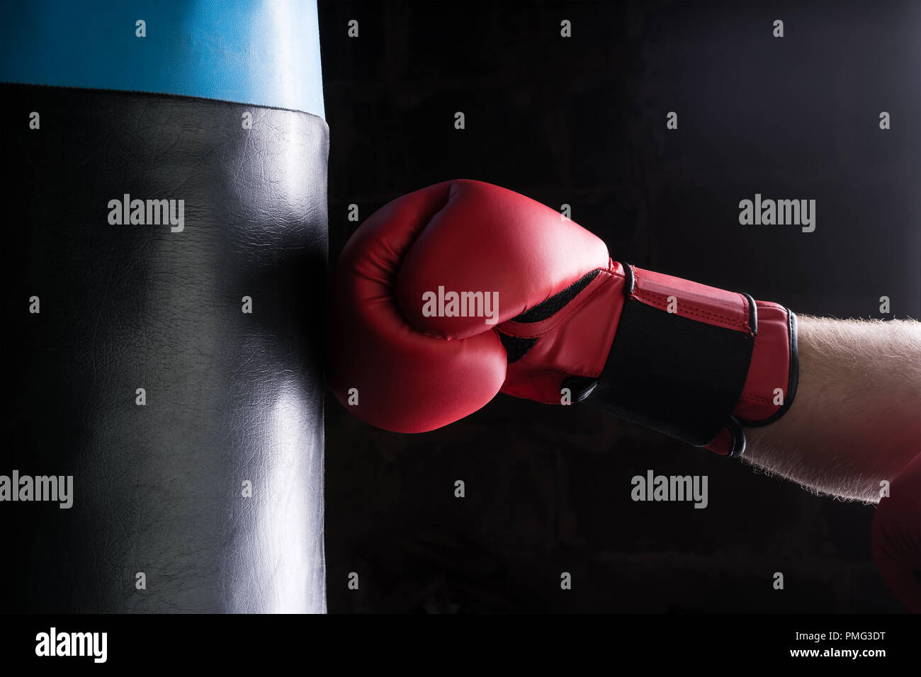Boxing bag hires stock photography and images Alamy
