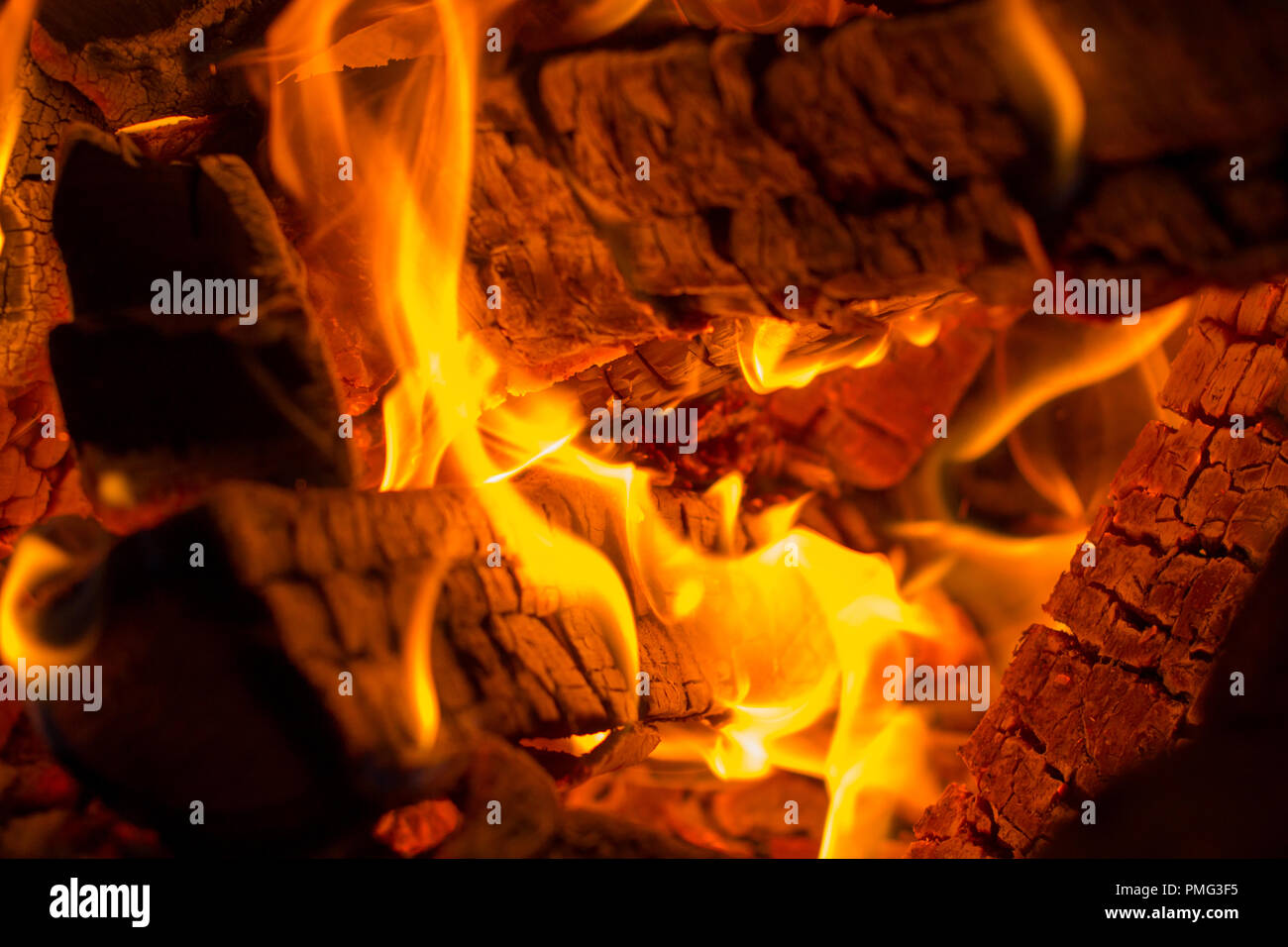 Firewood burning in oven coals hi-res stock photography and images - Alamy